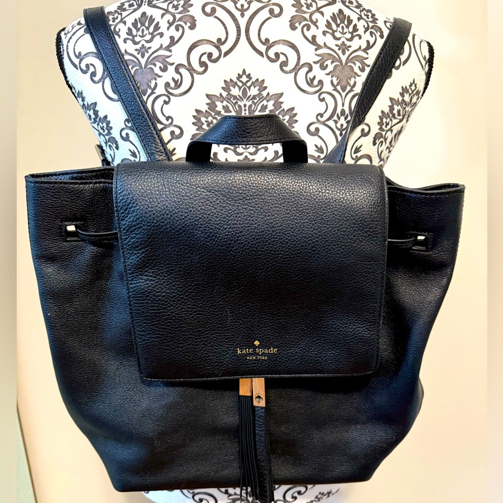 KATE SPADE NEW YORK BLACK PEBBLED LEATHER BACKPACK DRAWSTRING TOP SNAP CLOSURE